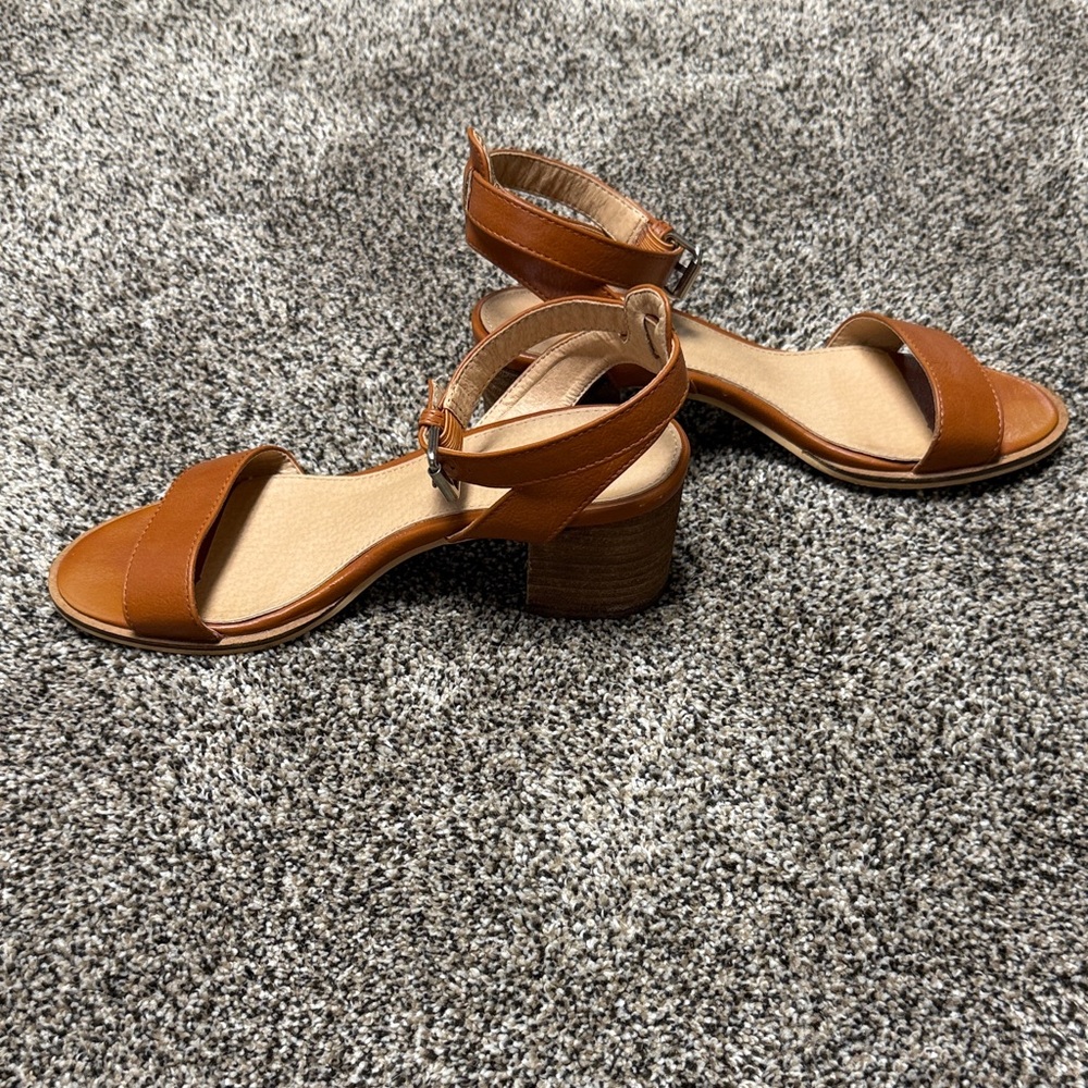 DownEast Brown Ankle Strap Sandals